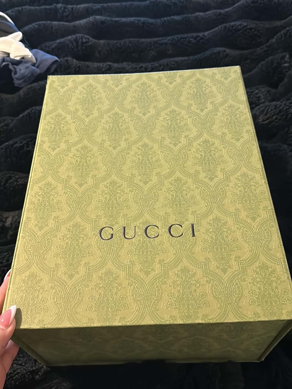 Gucci Dionysus GG Supreme Shoulder Bag in Beige and Red Suede - Picture 10 of 11